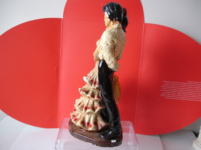 Vintage ceramic statue of a Spanish  Flaminco Dancers/ Couple 11".
