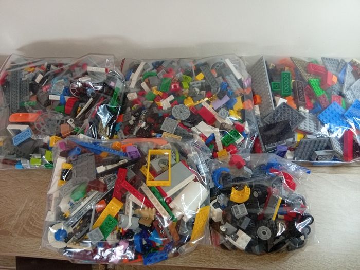 (Firm Price )Large Collection of nice Clean Lego approx 2.4 kg mostly lego city for spares