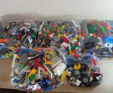 (Firm Price )Large Collection of nice Clean Lego approx 2.4 kg mostly lego city for spares