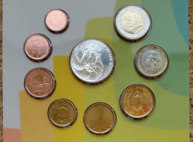 San Marino Brilliant Uncirculated Euro Coin Set 2021 - Includes 5 Euro Sterling Silver Coin (0.535 Troy Oz) - International Day for Biological Diversity