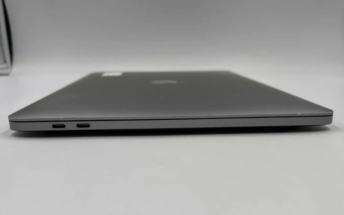 2020 Apple Macbook Pro A2251 13" I7-1068ng7 16gb Ram 512gb Ssd