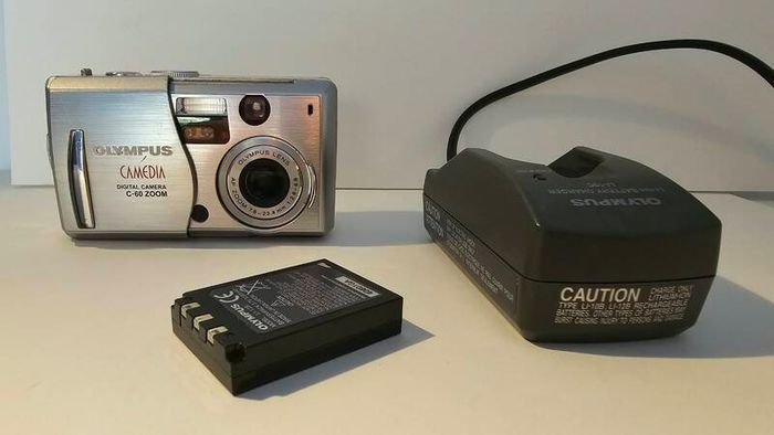 Olympus C-60 Camera