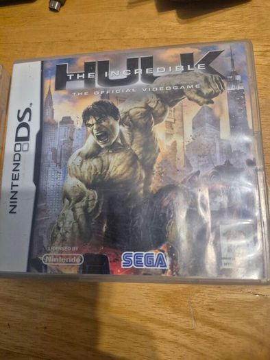 Nintendo DS Lite + Charger + Games