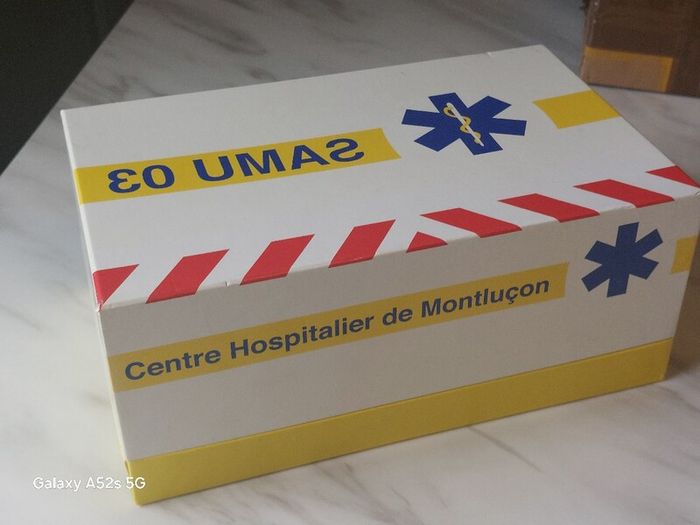 Universal Hobbies 1:43 Renault Espace French Emergency SMUR Set (3 Cars, Boxed)