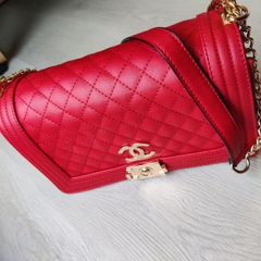 Handbag with adjustable straps