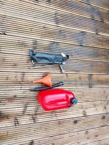 Hyundai i10 Wheel Jack & Petrol can