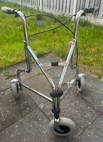 Medical Tri 3 Wheel Triwalker Walking Aid Chrome
