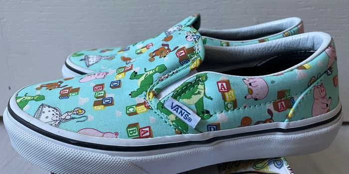 VANS Classic Slip On Kids x Toy Story Andy's Toys Size 1 Brand New