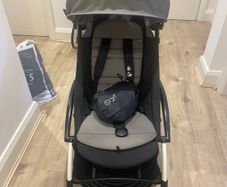 Yoyo Babyzen Yoyo Buggy, foot rest, rain cover and buggy board seat.