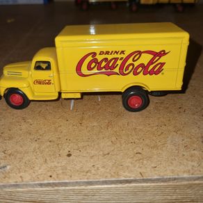 Coca-Cola Ford Hartoy Truck 1993 1.64 Scale very collectable toy no box