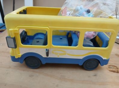 Bluey Bus and Characters set