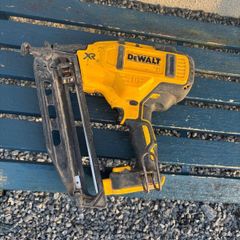 De Walt second fix nail gun 16 gauge