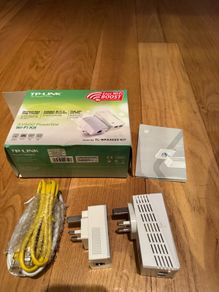 TP-Link TL-WPA4220KIT AV600 WiFi Powerline Adapter Kit