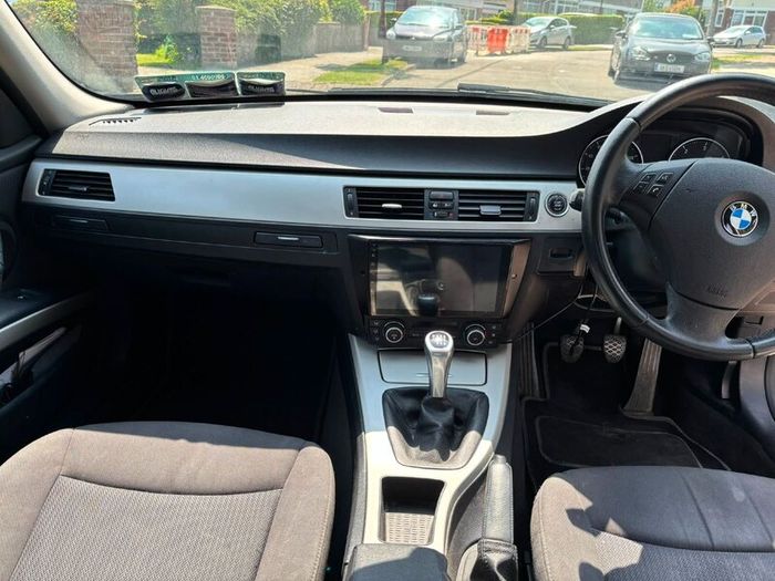 BMW 3-Series 2011
