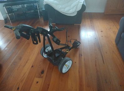 Powakaddy FW3i Electric Golf Trolley