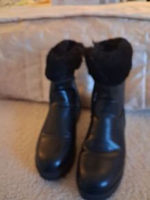 Ladies boots