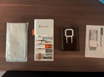 Screen and keyboard cleaning kit