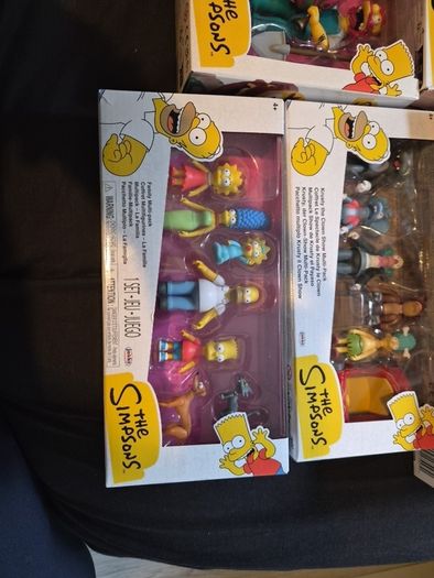 simspons figures and playset