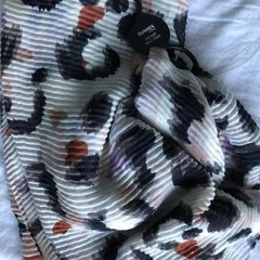 Beautiful Pleated Scarf NEW