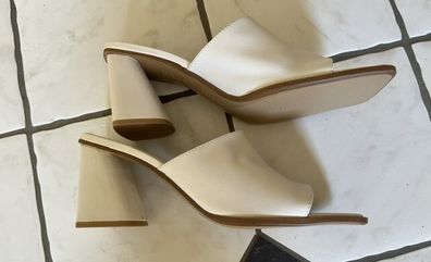 Wide Heel Soft Elegant Leather Sandal Mules Sz 6 / Eu 39. Colour Cream Immaculate. Zara