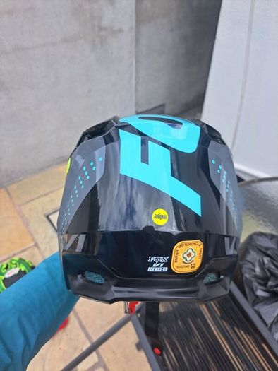 Fox V1 MIPS motorcross helmet