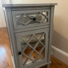 Small side table/bedside table