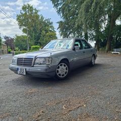 Mercedes-Benz E-Class 1993