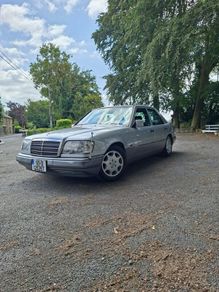 Mercedes-Benz E-Class 1993