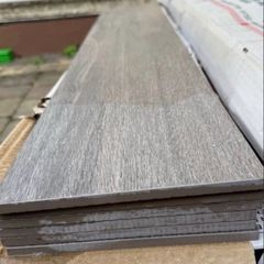 8 Porcelain floor tiles, wooden effect
