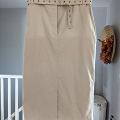 Karen Millen woman skirt