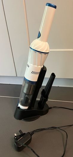 handheld vacuum cleaner