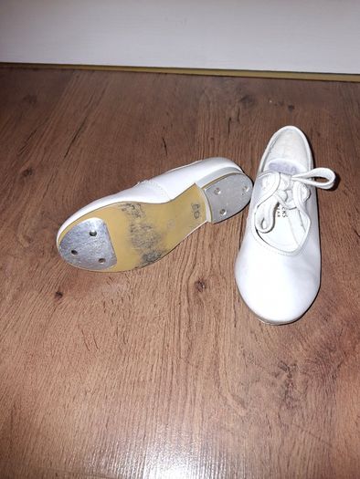 Tie front dance shoes(tap shoes), leather, size 11 Jr.