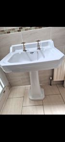 Bathroom set Shires, Toilet, High Cistern, pipe, Sink, Pedestal
