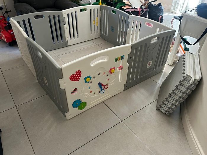 VentureAll Stars Duo Baby Playpen, Large Plastic Play Pen with Play Mats,