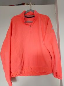 womans Nike fleece top