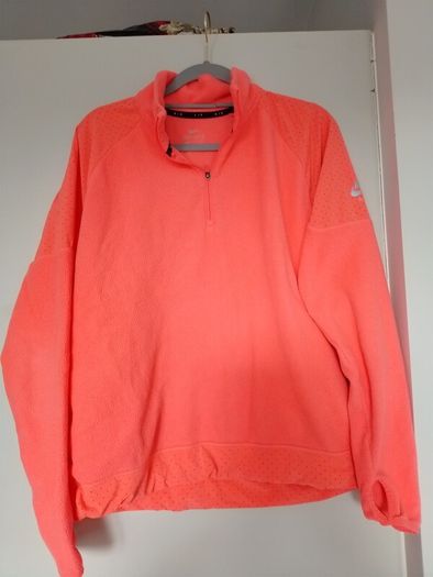 womans Nike fleece top