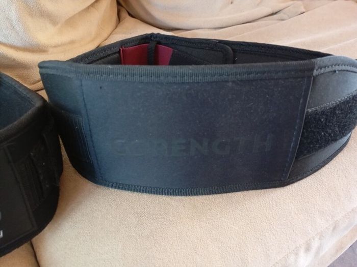 weightlifting belts X 3 and 2x lifting strap sets