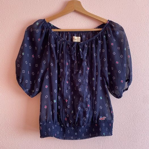 Hollister Cropped Blouse Size XS LIKE NEW
