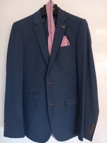 Mens blue 3 piece suit reduced to 95 euro