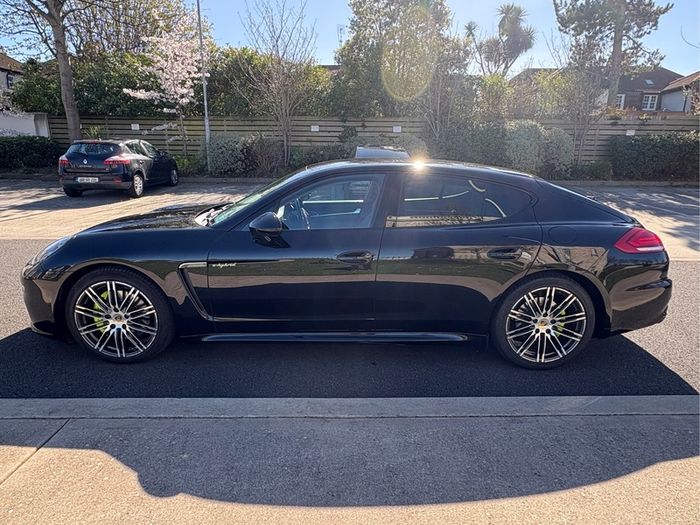 Porsche Panamera Plug-in E-Hybrid