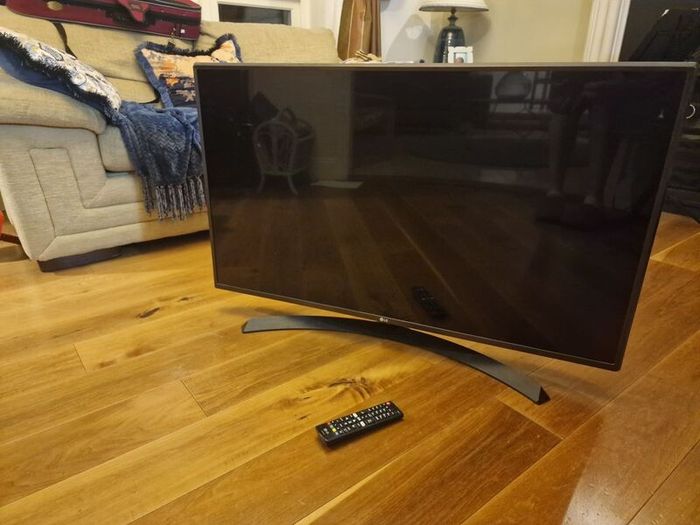 Lg 43" Smart Tv