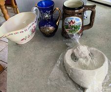 3 ITMEMS OF POTTERY-  1- Angel White Resin Holy Water Font - 6 Inchs 22.00 EURO. 2- Vintage Cotfer 5 inchs Swiss Alps Lucerne Beer Stein 35.00 euro. 3- Vintage Wedgwood-Harmony Rose- Sauce Boat 18.00 euro.
