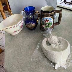 3 ITMEMS OF POTTERY-  1- Angel White Resin Holy Water Font - 6 Inchs 22.00 EURO. 2- Vintage Cotfer 5 inchs Swiss Alps Lucerne Beer Stein 35.00 euro. 3- Vintage Wedgwood-Harmony Rose- Sauce Boat 18.00 euro.
