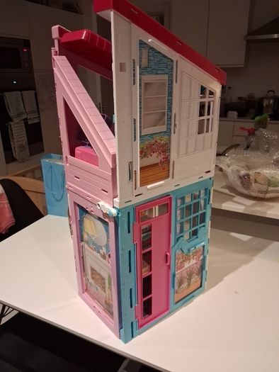 Foldable Barbie Malibu House