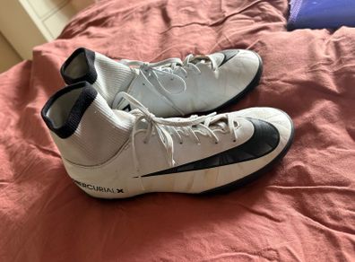 nike mercurial Astro football boots