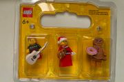 Lego minifigures and accessories