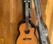 LARRIVEE LV-03R with hard original case