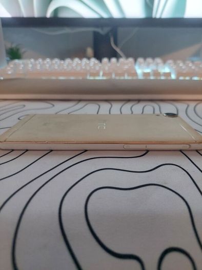 HTC Desire 825 (2PUK200) Phone - For Parts or Repair