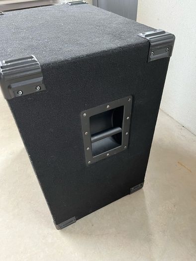 Bass cab