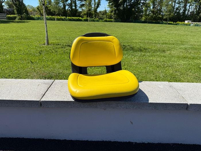 John Deere Seat from an X350R